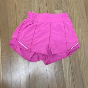 Lululemon high rise 4’ hotty hots